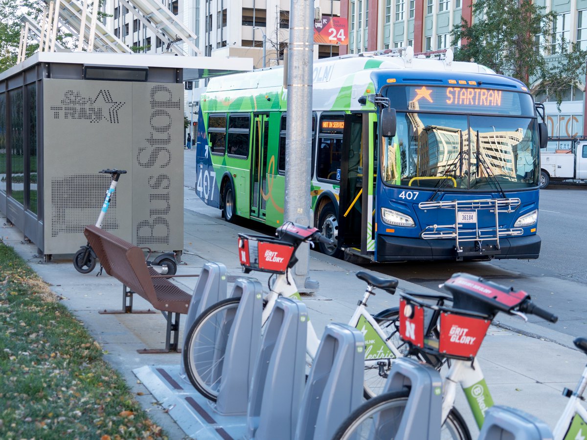 CityOfLincoln's tweet photo. Get ready to roll to the polls with @LTULNK and @BikeLNK on November 5! 

The election day offers include: 
🚌 StarTran will waive fares for bus and paratransit services.
🚲 BikeLNK will offer free rides. 

Learn more at https://t.co/mFtL7wonPH. https://t.co/FwjaYKu5xq