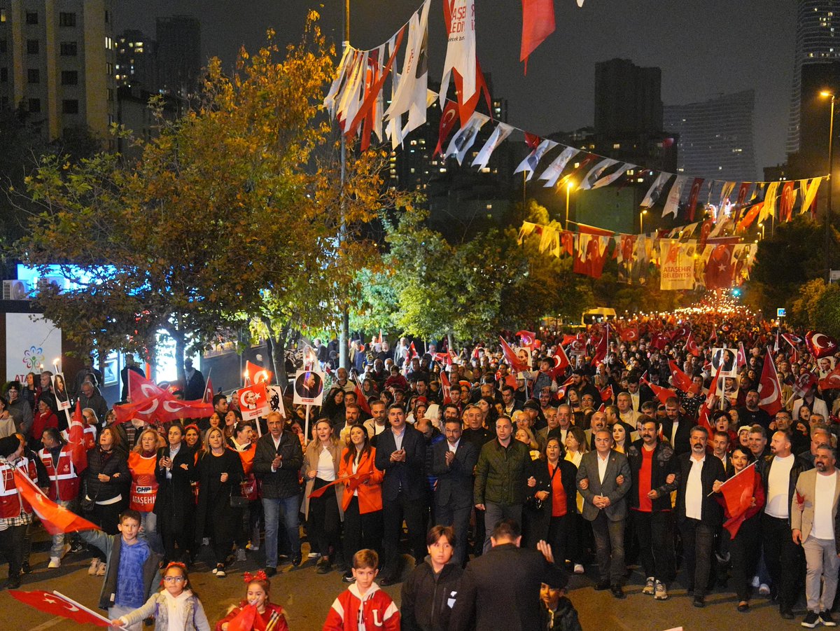 onursaladiguzel's tweet photo. Ataşehir’imiz bugün muhteşemdi. Yaşasın Cumhuriyet 🇹🇷 https://t.co/Y7lsH72fgq