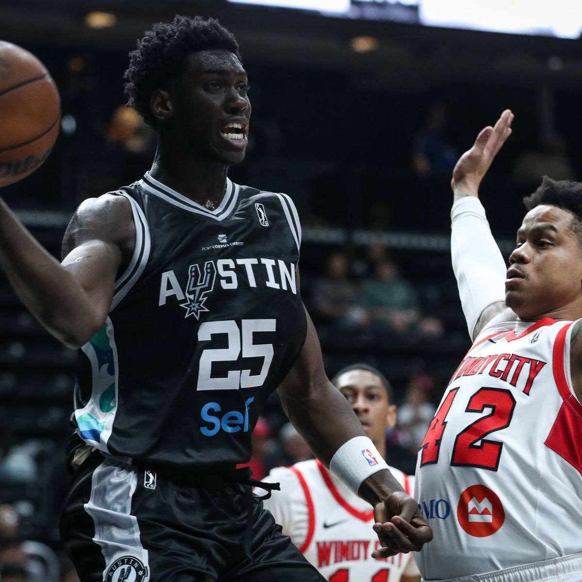Les Spurs s'apprêtent à affecter Sidy Cissoko aux Austin Spurs.

L'équipe enverra également Devin Vassell à Austin (juste pour l'entraînement) dans le cadre de sa rééducation.

[<a href="/JeffGSpursZone/">JeffGSpursZone</a>]