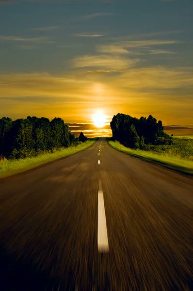 Uzun mesafelere ulaşmak, yakın mesafeleri aşmakla mümkündür.