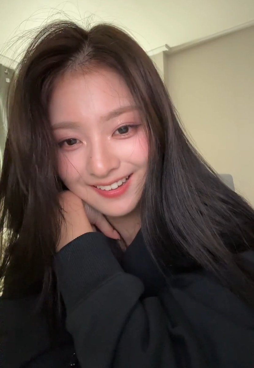 nagyungbangs's tweet photo. 241029 #이나경 #nagyung https://t.co/ay9RsBwAvJ