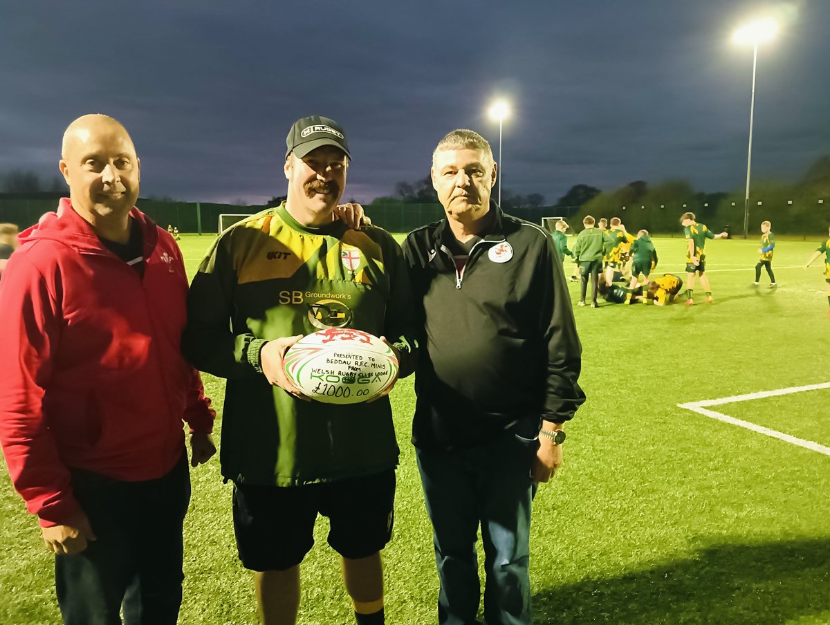 Welsh Rugby Clubs Lodge 9986 (@lodgewelsh) on Twitter photo Welsh Rugby Clubs Lodge visited <a href="/BeddauRFC/">Beddau R.F.C. 🏉</a> tonight and donated £1,000 towards training equipment. WRCL supports Welsh grassroots mini & junior rugby, through former players dinners & fundraising. Coach Neil thanked all WRCL. #PassingItForward Welsh Rugby Clubs Lodge visited <a href="/BeddauRFC/">Beddau R.F.C. 🏉</a> tonight and donated £1,000 towards training equipment. WRCL supports Welsh grassroots mini & junior rugby, through former players dinners & fundraising. Coach Neil thanked all WRCL. #PassingItForward