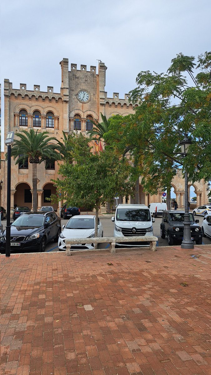 MarkFoster.MF tweet media