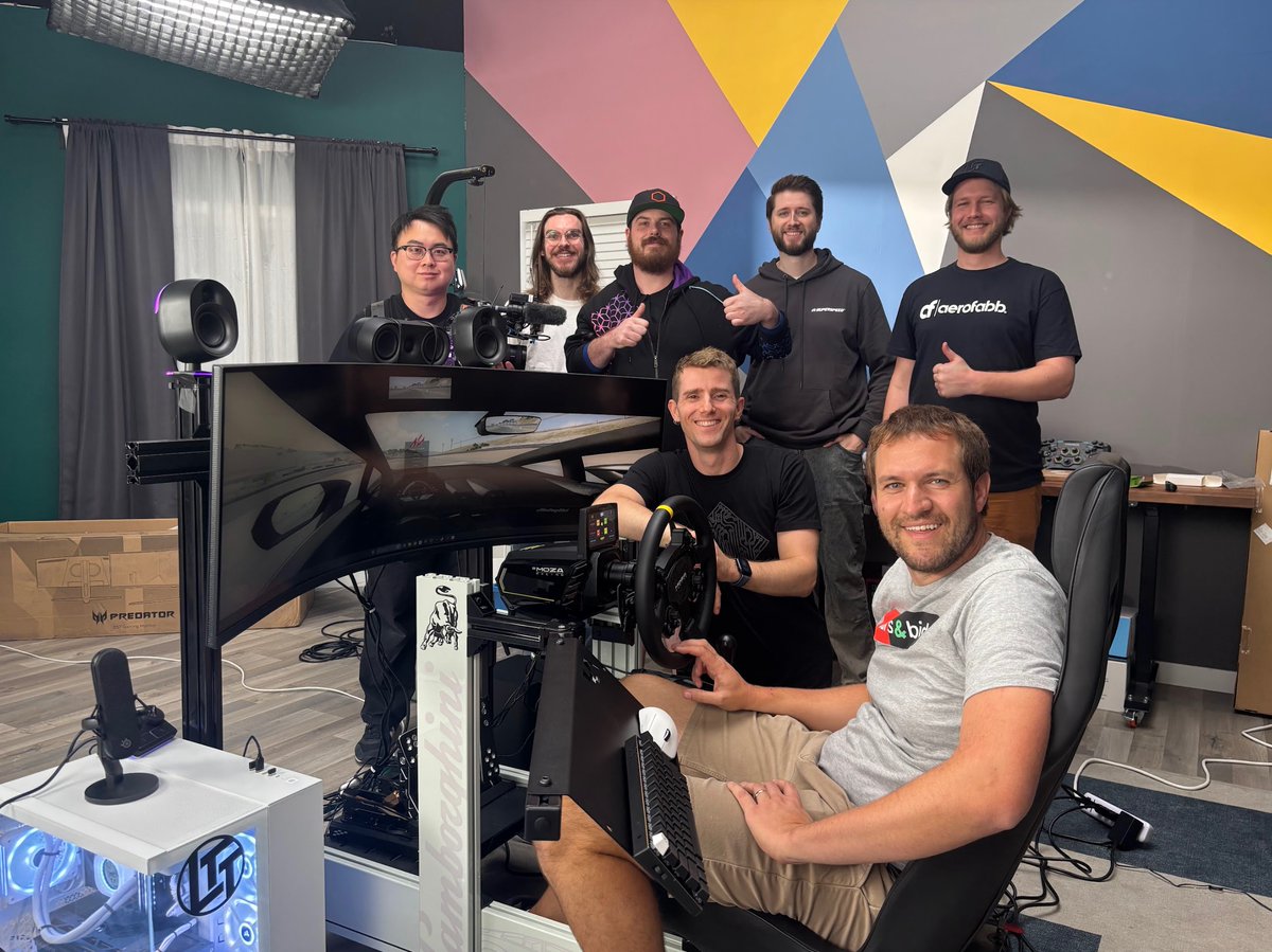 Linus Tech Tips tweet media