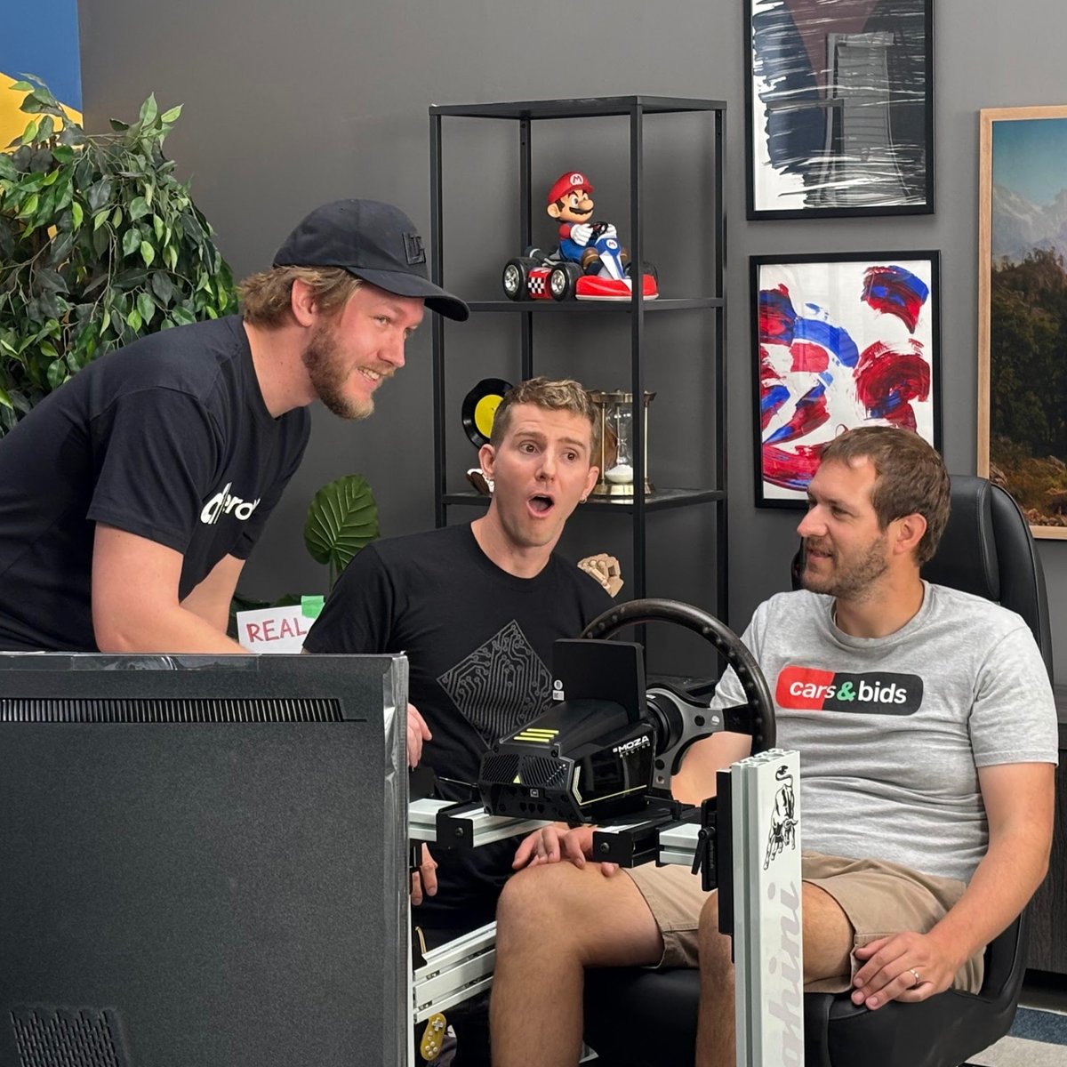 Linus Tech Tips tweet media