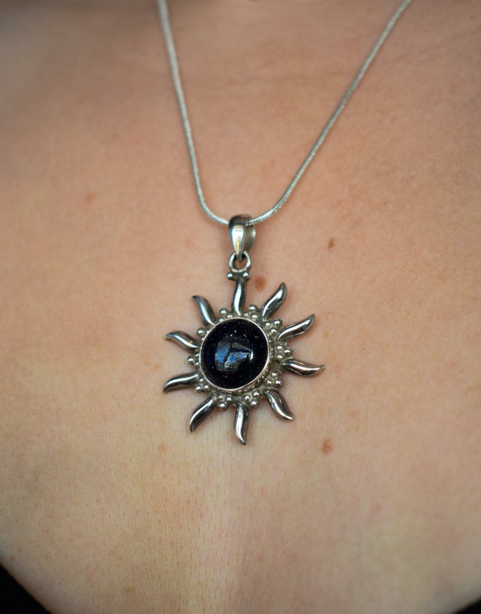 Team 🌙 or ☀️ ?

#womaninbizhour