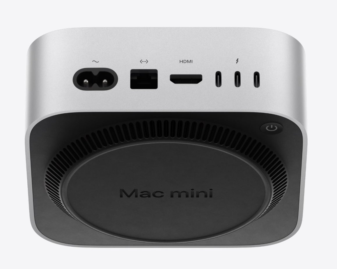 futureform_'s tweet image. Am I the only one who thinks the power button being on the bottom is not a problem at all