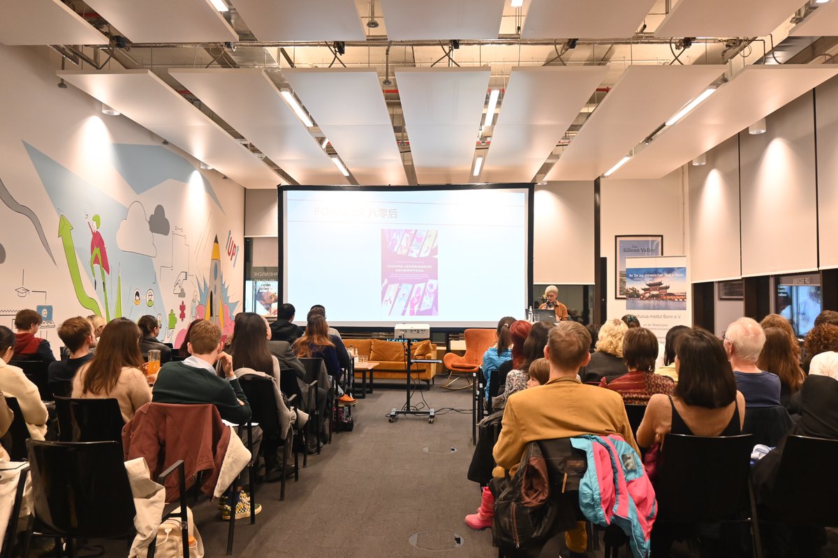 mind_catch's tweet photo. Back to the roots: I was invited to Bonn where it all started with Chinese studies ... talked about my book &amp; discussed Chinese SF with translator Marc Hermann &amp; author Baoshu at an event organized by Confucius Institute Bonn. https://t.co/tSwXs30P1x