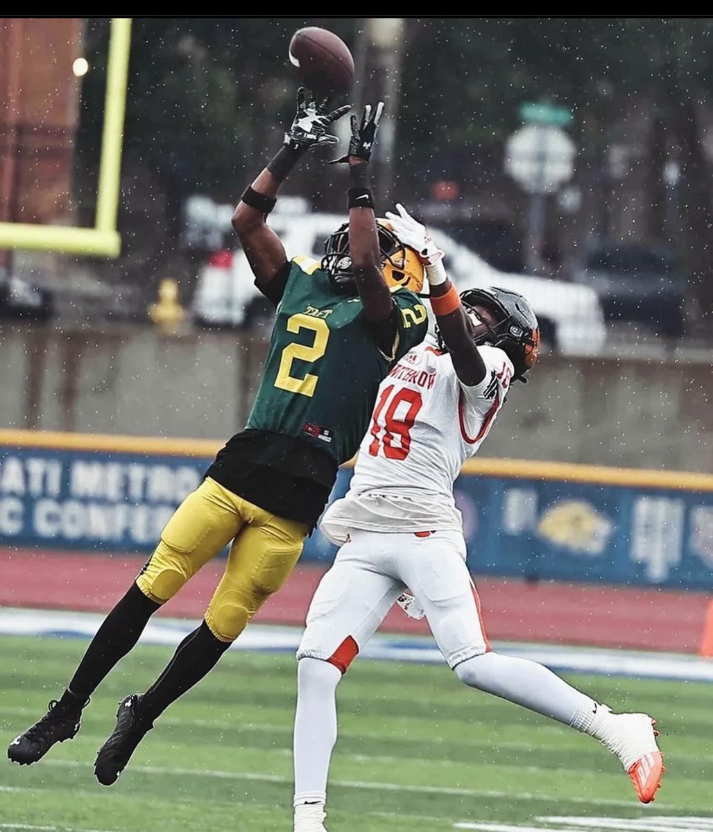 Regular szn highlights !
hudl.com/v/2Q7u0q <a href="/247Sports/">247Sports</a> <a href="/CoachTy_1/">Tyler Williams</a>