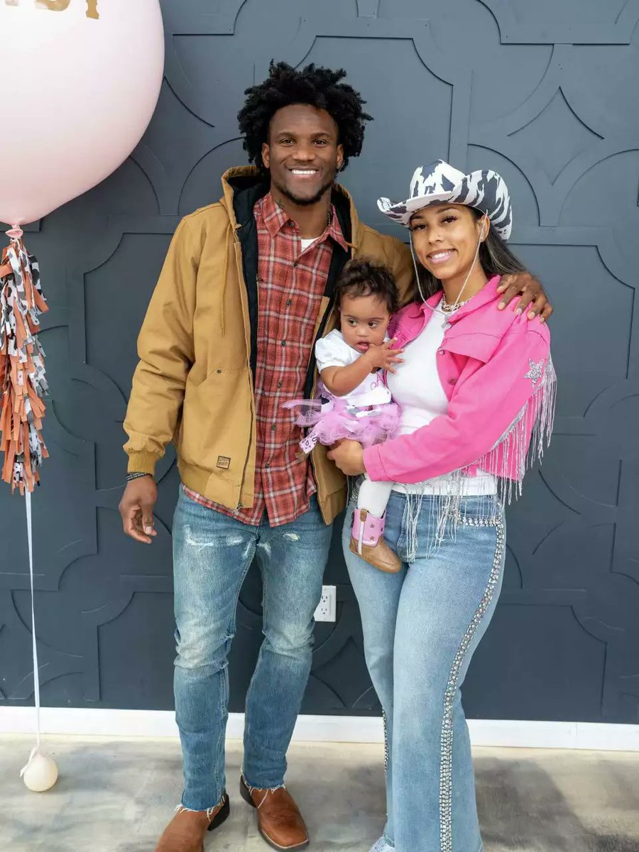 Was privileged to speak with Charvarius Ward and his girlfriend, Monique Cook, for this story in February:

How Charvarius Ward was transformed through his daughter’s love 

sfchronicle.com/sports/49ers/a…
