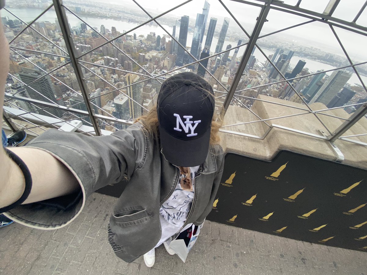 Daisyb_0620's tweet photo. #empirestatebuilding #esbfan #NewYork https://t.co/JPyCS69MRq