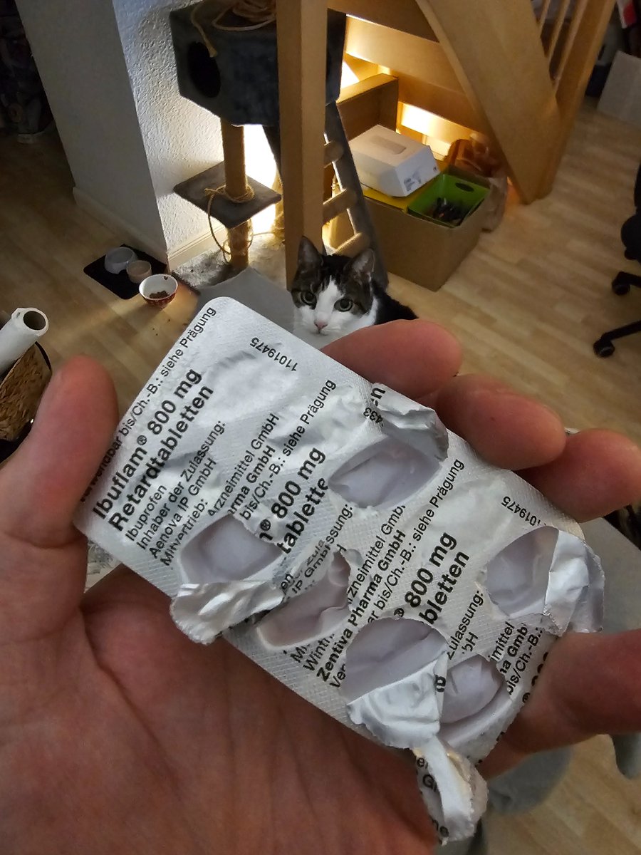 Shit Leute ich glaub da waren die augen größer als die Vene. Hab jetzt insgesamt 4800mg ibu geraucht (ohne magenschutz) und kann schon nicht mehr pissen und mir fallen die Augen zu. Aber ist echt schön. Soll ich nochmal nachlegen? Fühlt sich an als wär ich kurz vorm breakthrough
