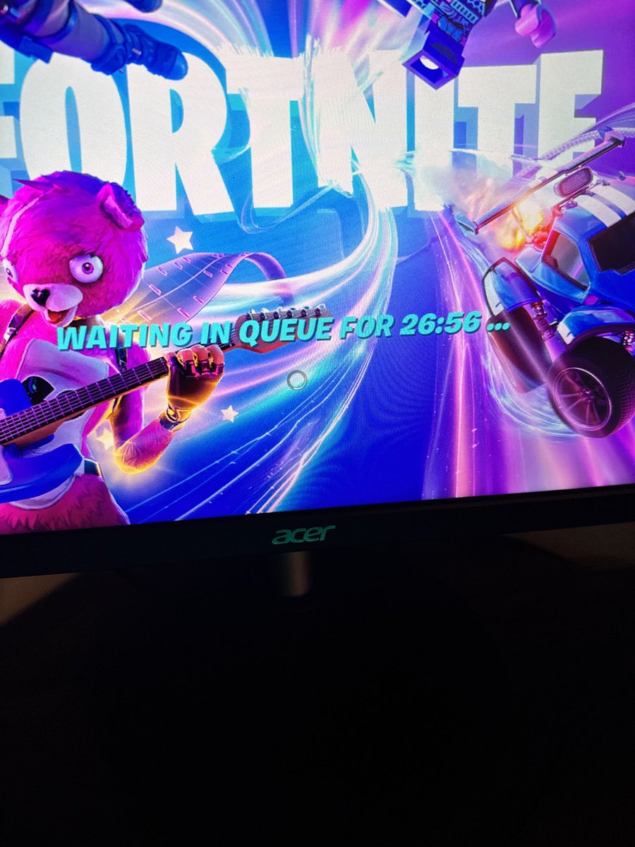 JUS_TACO's tweet photo. ⁦@FortniteStatus⁩ on PC. Soo yeah something ain’t right 🤦🏽‍♂️ https://t.co/jzlRK6oLI8