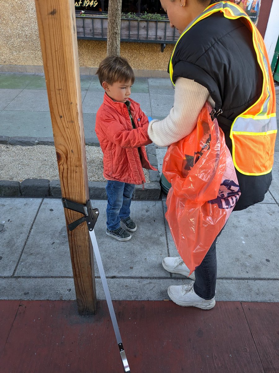 B_Quizzle's tweet photo. Scenes from the weekend. Clean up of Outer Richmond the day before BalBOOA. #refuserefusesf https://t.co/YZwq3v7jww