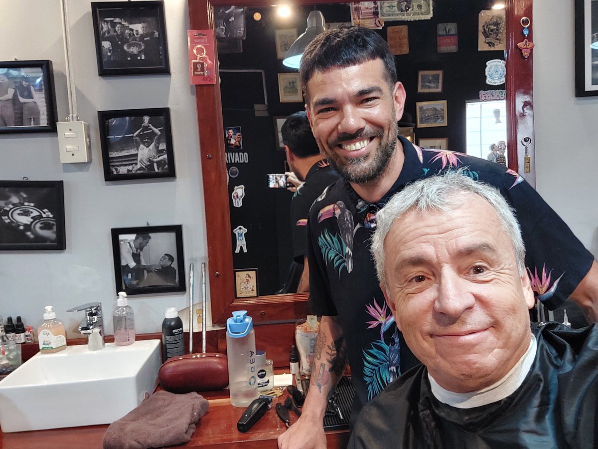 Anibal es un Animal, es un crack, le corto el pelo a D10S!!!
Mira el hilo
@animalbarberia