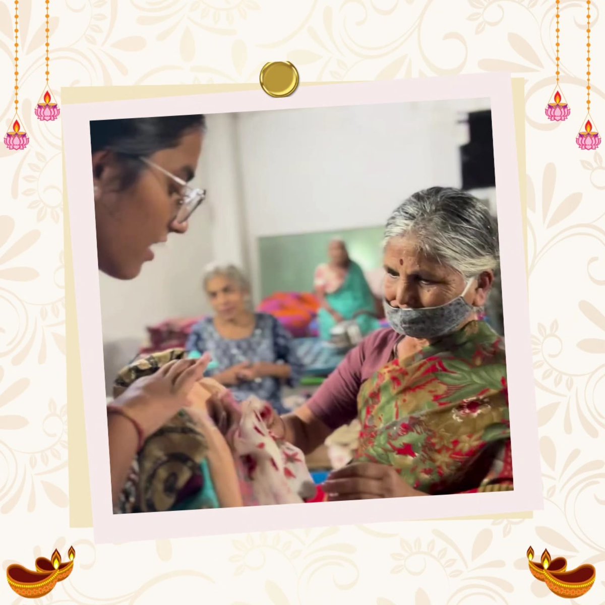 TeamAashraya's tweet photo. Happy Diwali Campaign 3.0 ЁЯкФ
Pre-Diwali celebrations at our AZADPUR Learning centre in Delhi . It included Card making activities, fun games, Diya Decoration activity and ofcourse, Sweets and chocolates.ЁЯНлтЬиЁЯТл
Let's make this Diwali a #happydiwali for all #aashraya #Diwali2024 https://t.co/S81XmqwHhj