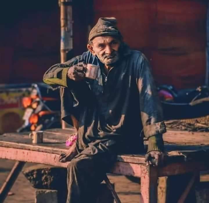 Sardar____'s tweet photo. کوئی بھی جس نے کبھی غربت کے ساتھ جد و جہد کی ہے وہ جانتا ہے کہ غریب ہونا کتنا مہنگا ہے ….
جیمز بالڈون
#humanitychallenge https://t.co/rGTmFVEfc0