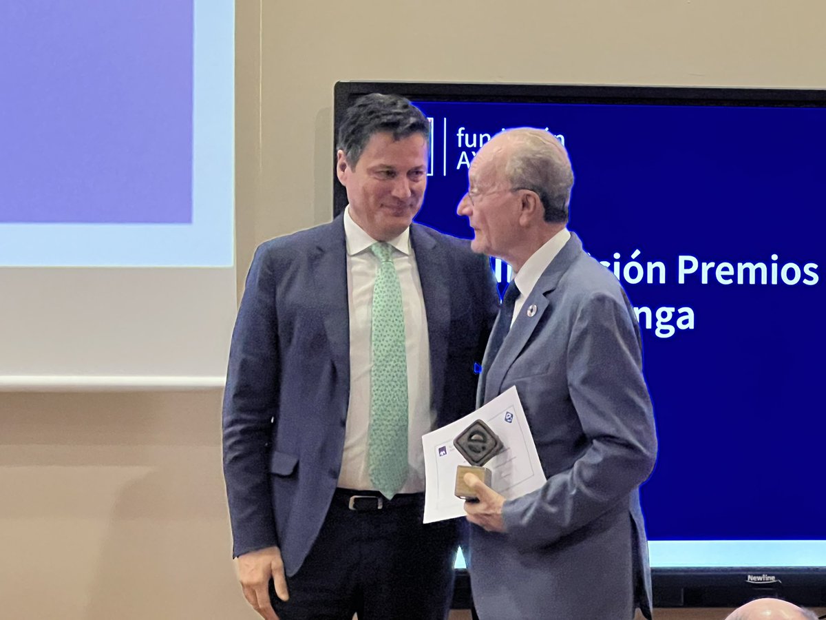 FundacionAXA's tweet photo. El Aula de Prevención de la Fundación AXA ha celebrado en #Malaga la XXIII edición de los Premios Prevenga. Con ellos se quiere reconocer el trabajo de particulares, empresas e instituciones en el campo de la prevención laboral y sanitaria. https://t.co/WDeUNSA2M5