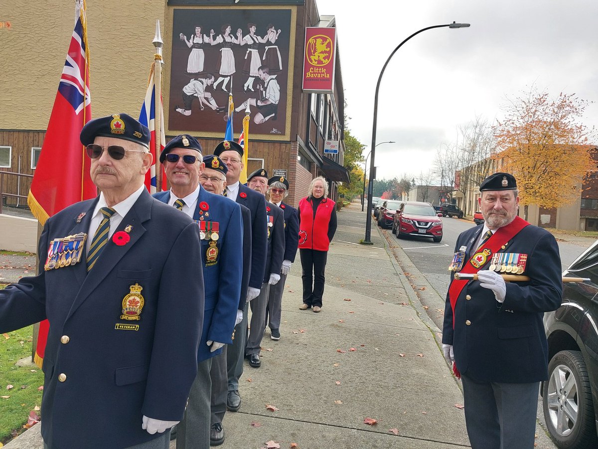Sheepspeak's tweet photo. I was blessed to be present for the raising of the Poppy Flag with the #Legion, Mayor and counsellors and city staff today.#lestweforget🌹 https://t.co/rObJXUaASc