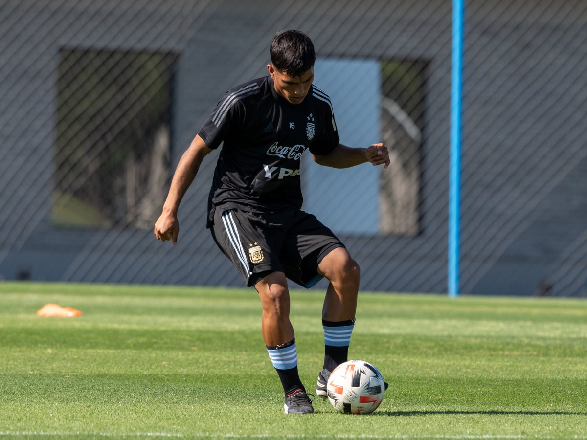 Argentina's tweet photo. #Sub20 Martes de actividad para la Selección del Ascenso 🫡

📝 https://t.co/w9ZmPmZCSN https://t.co/I2LnvPyhAo