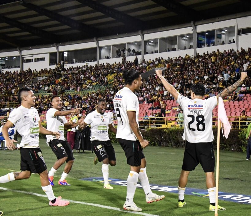 🇮🇹⚪ #OJOALDATO - La última vez que el Once Caldas alcanzó 30 puntos fue en la campaña 2022-II (hace 4 semestres). Tras el empate con el Deportes Tolima, el equipo alcanza dicha cifra con 4 fechas pendientes. CAMPAÑÓN.