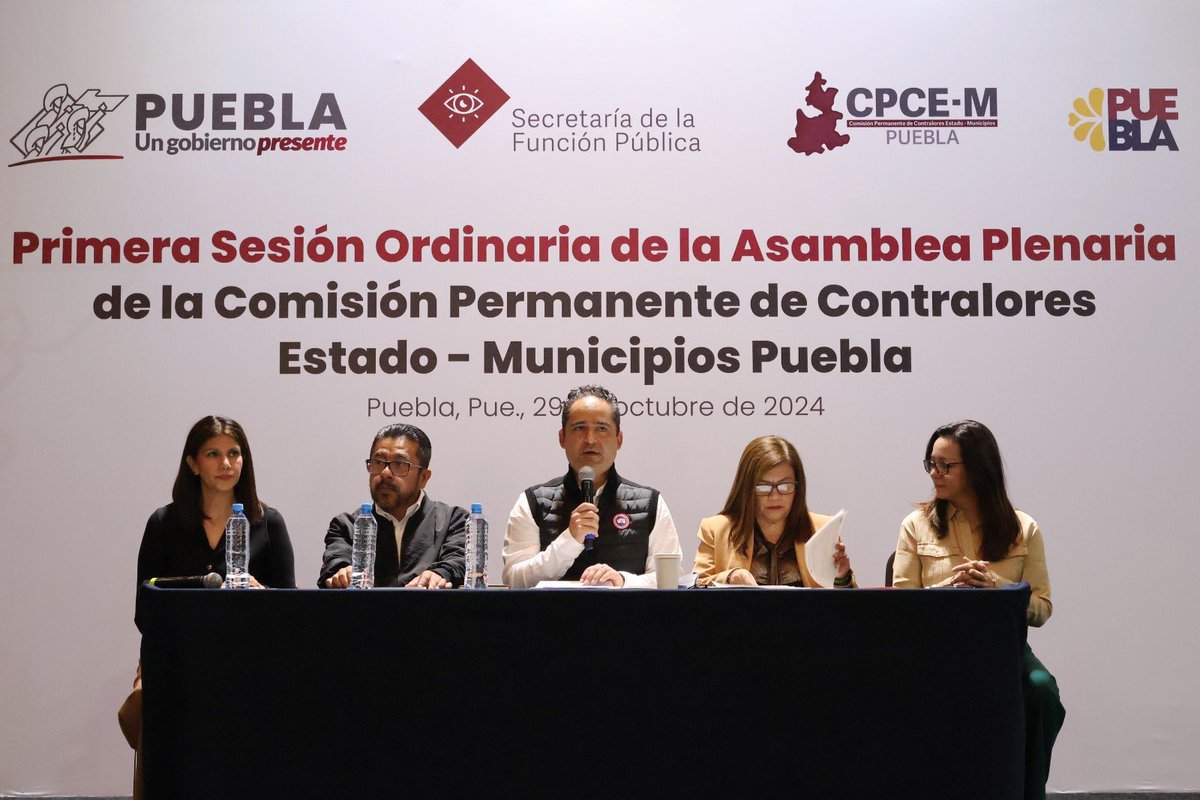 BuenGobiernoPue's tweet photo. El Gobernador del Estado @SergioSalomonC dio inicio a la  1.ª Sesión Ordinaria de la Asamblea Plenaria de la Comisión Permanente de Contralores Estado-Municipios, en donde se resaltó la importancia de fortalecer la transparencia y la rendición de cuentas. https://t.co/7zVDTHJd1p