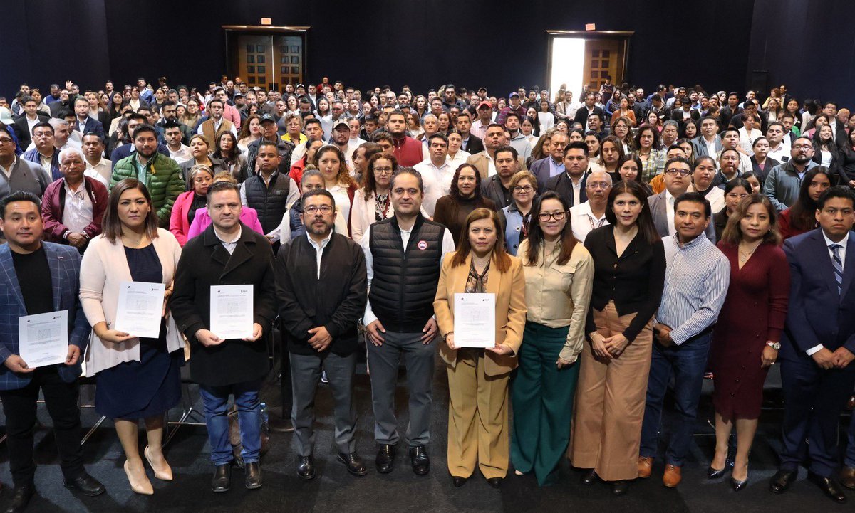 BuenGobiernoPue's tweet photo. El Gobernador del Estado @SergioSalomonC dio inicio a la  1.ª Sesión Ordinaria de la Asamblea Plenaria de la Comisión Permanente de Contralores Estado-Municipios, en donde se resaltó la importancia de fortalecer la transparencia y la rendición de cuentas. https://t.co/7zVDTHJd1p