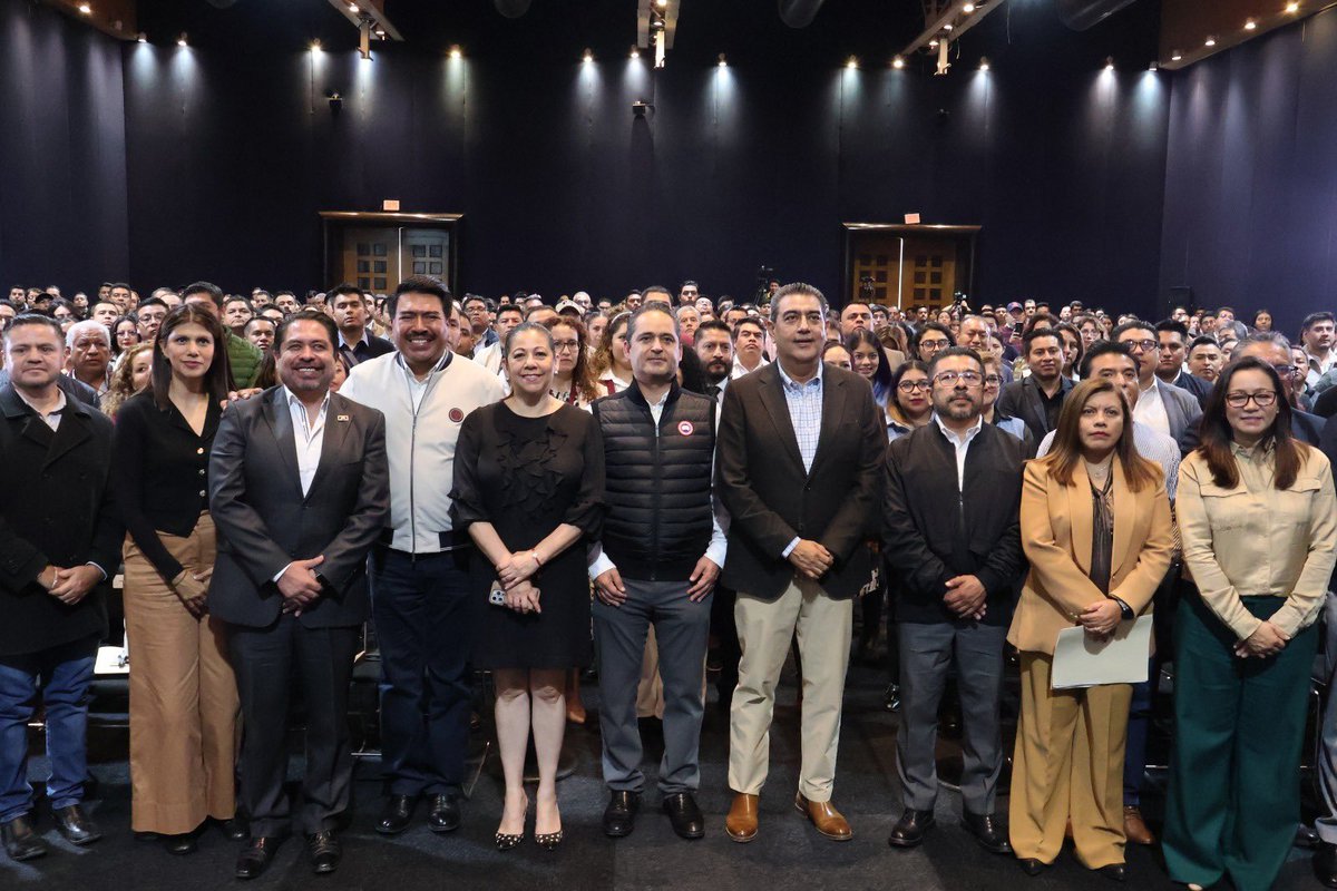 BuenGobiernoPue's tweet photo. El Gobernador del Estado @SergioSalomonC dio inicio a la  1.ª Sesión Ordinaria de la Asamblea Plenaria de la Comisión Permanente de Contralores Estado-Municipios, en donde se resaltó la importancia de fortalecer la transparencia y la rendición de cuentas. https://t.co/7zVDTHJd1p