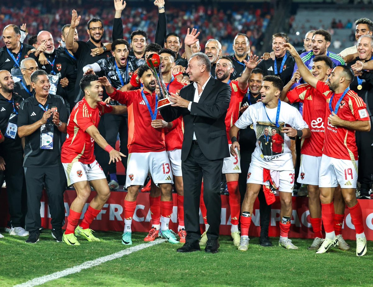 AlAhly's tweet photo. 🔴 ثلاث قارات تحت سيطرة الأهلي 👑 https://t.co/micl1a1PJl