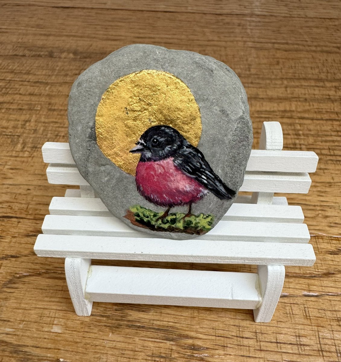 These three miniature bird pieces are now available in the Art of Note emporium (link in bio, and in next comment) 

A lovely gift for bird lovers - they are hand painted and gilded with silver or real gold leaf detail 

#womaninbizhour #inbizhour #mhhsbd 
#birding #birdart