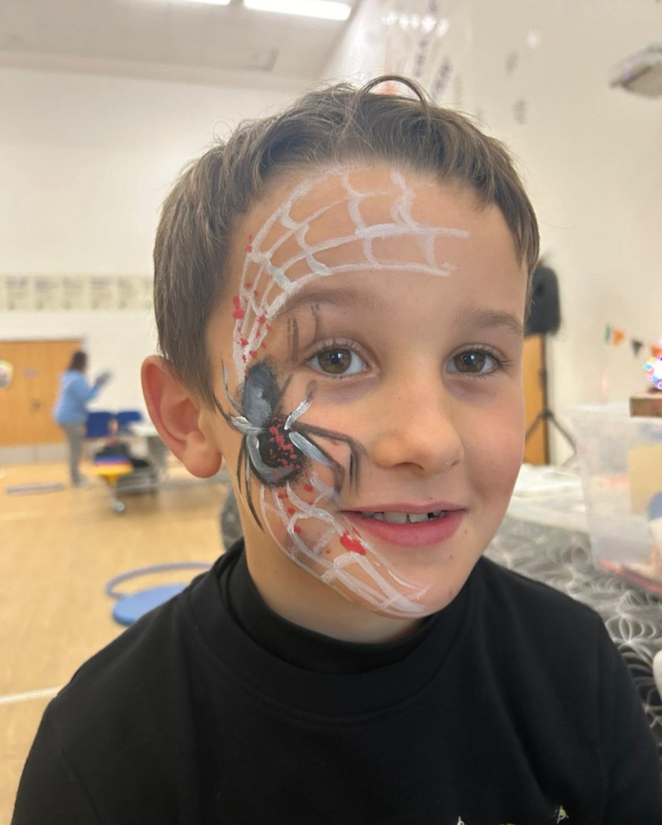 Menter Bro Morgannwg (@mibromorgannwg) on Twitter photo Mwy o luniau o ‘Fwrlwm y Fro’ heddiw 👻🎃🧙….amazing Halloween face-painting today! <a href="/gwaunynant/">Ysgol Gymraeg Gwaun Y Nant</a> Mwy o luniau o ‘Fwrlwm y Fro’ heddiw 👻🎃🧙….amazing Halloween face-painting today! <a href="/gwaunynant/">Ysgol Gymraeg Gwaun Y Nant</a>