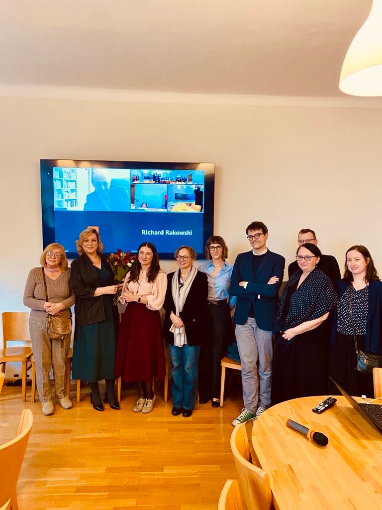 Katarzyna Rakowska fenomenalnie obroniła doktorat Ustawa o rozwiązywaniu sporów zbiorowych oraz prawo do strajku w Polsce i ich wpływ na siłę przetargową pracowników Rec: prof Juliusz Gardawski prof <a href="/guglielmomeardi/">Guglielmo Meardi</a> profSława Kamińska-Berezowska i ja - dumna promotorka <a href="/Karowa18/">Wydział Socjologii UW</a>