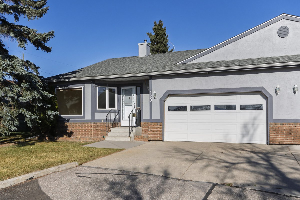 RemaxShilo's tweet image. Immaculate semi-detached Bungalow, fully finished and MOVE IN READY! Nestled in a fantastic 50+ complex in Calgary, known for its great Clubhouse &amp;amp; location.

120 Norquay Heights NW
$600,000

*Fabulous northern &amp;amp; southern VIEWS
*Walkout Basement
*Attached Double Garage