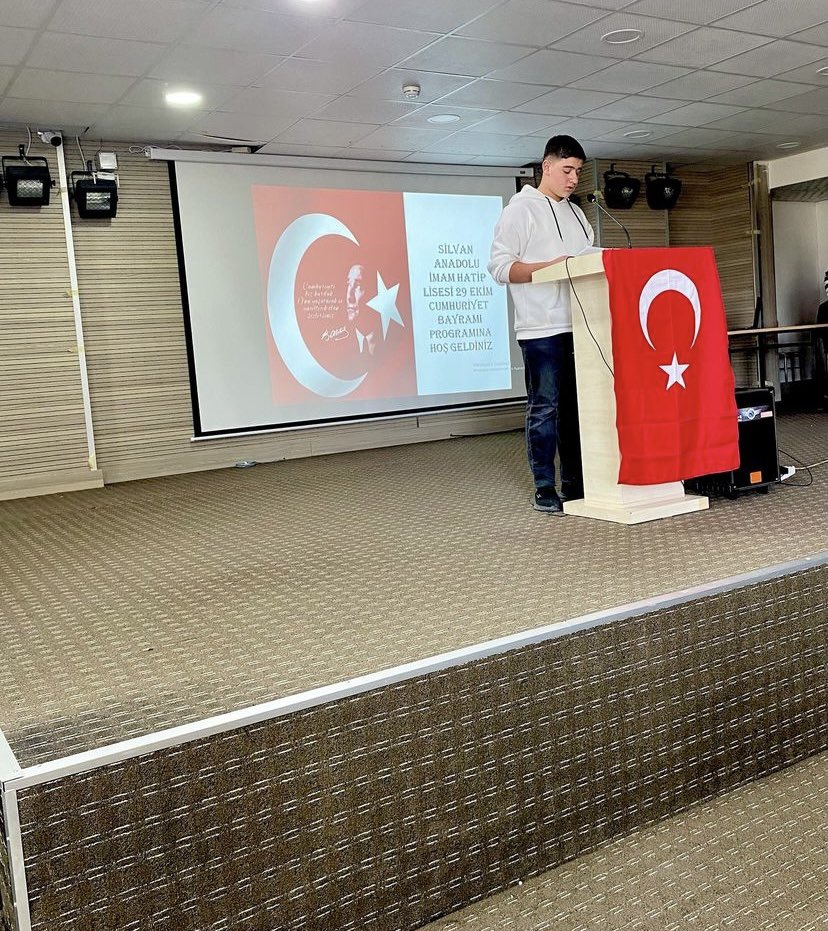 29 Ekim Cumhuriyet Bayramımız kutlu olsun🇹🇷
<a href="/SilvanMEM/">Silvan İlçe Milli Eğitim Müdürlüğü</a> 
<a href="/Diyarbakirmem/">Diyarbakır İl Millî Eğitim Müdürlüğü</a> 
<a href="/mebpgm/">Personel Genel Müdürlüğü</a>