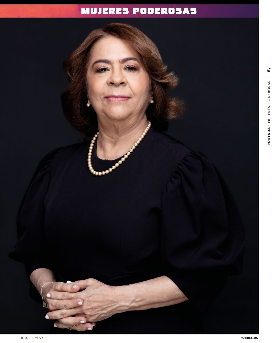 Gracias a <a href="/Forbes__RD/">Forbes República Dominicana</a> por honrarme en su edición de "Mujeres Poderosas", un reconocimiento que celebra y resalta el liderazgo femenino.