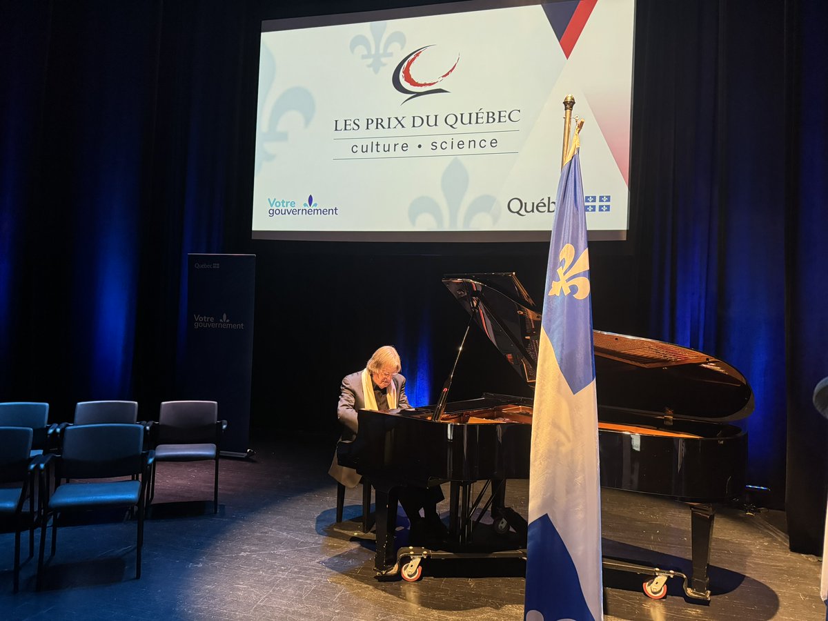 economie_quebec's tweet photo. Invitation dans les coulisses de la cérémonie des   #PrixDuQuébec 2024 : signature du livre d’or et répétition avec Noémi   Mercier. 

Voici quelques moments en images avant la grande soirée 👇

#ScienceQc   #CultureQc #PersonnesExceptionnelles @MCCQuebec https://t.co/ls2ChxVmMr