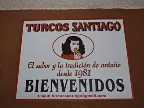 laurabecmx's tweet photo. Por primera vez creo que empieza a gustarme algo de #Monterrey. 😋 Turcos Santiago, empanadas estilo Nuevo León. https://t.co/CSZUwr1e1p