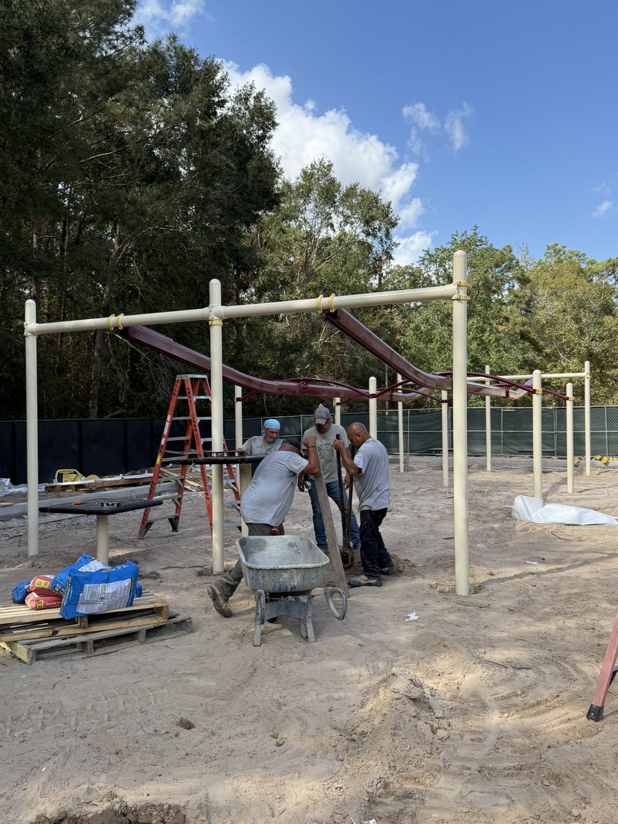 EatPlayLearn22's tweet photo. More places are taking shape in the @HumbleISD_HHE Old West Town! 🤠🐴🏦 #EatPlayLearnGrow in @HumbleISD! #ShineOn💫 https://t.co/RIJBIMfl5f