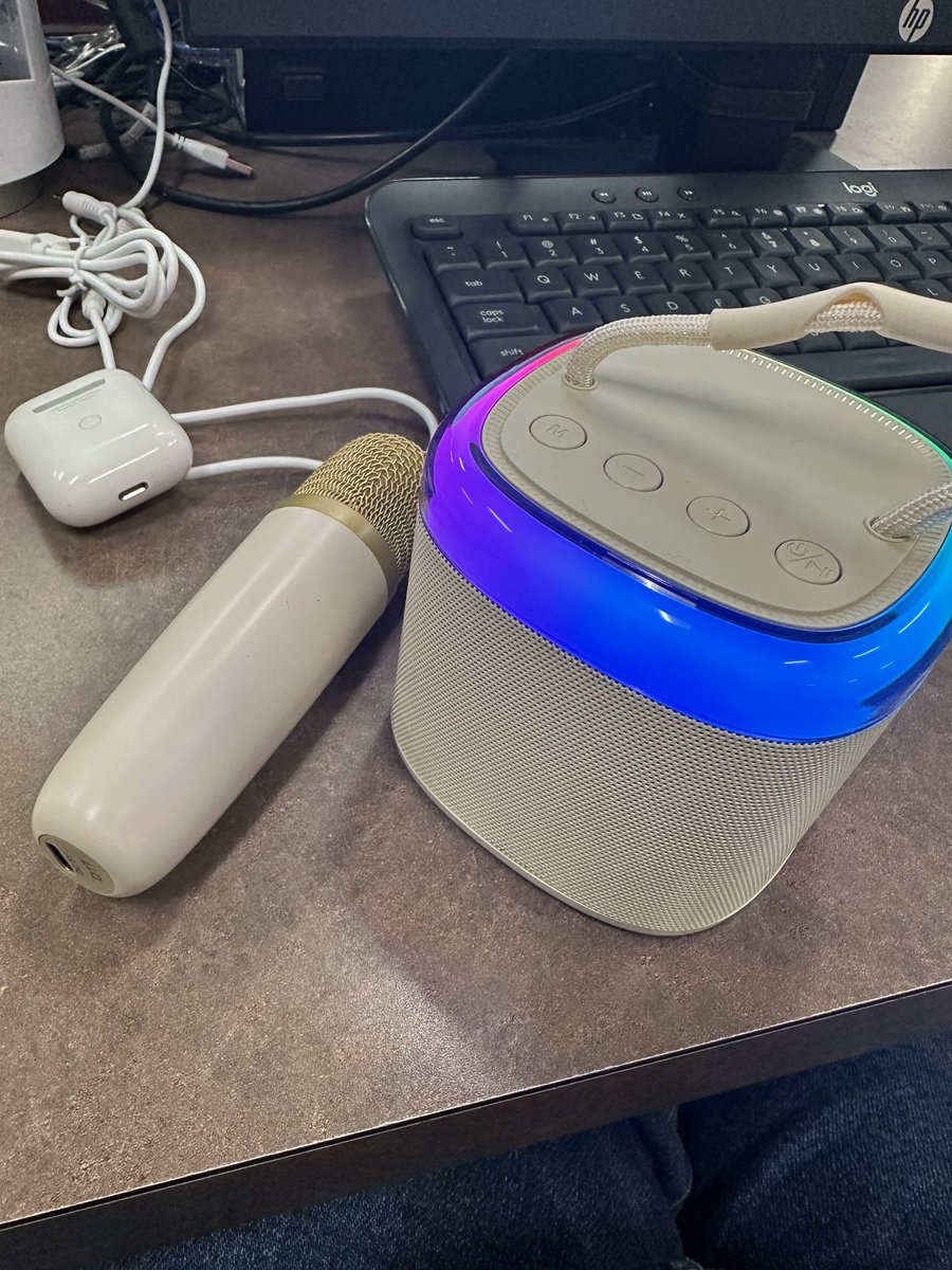 Lots of fun Halloween reads and crafts this week in our library and NEW browsing bins and genre pathways. But the absolute hit has been the new funny voices karaoke machine. #library <a href="/TISD_Libraries/">tomballisd LIBRARIES</a> #CougarsRead 🎃🎃