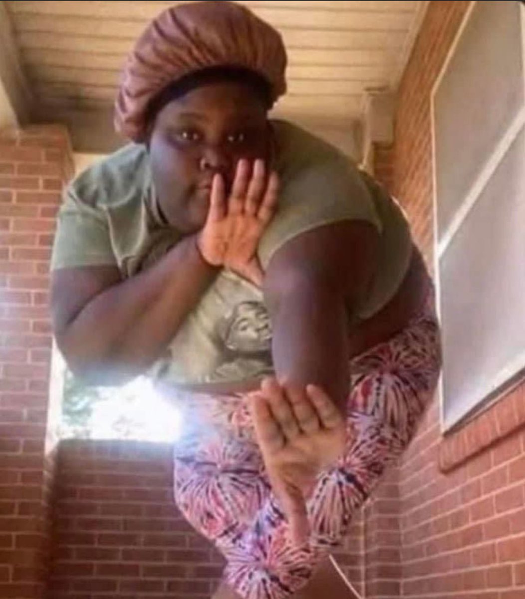 RickRossPizza's tweet photo. Them : Skai Jackson is pregnant 

Me: HOL UP ‼️‼️ https://t.co/BLHBvmmCF3