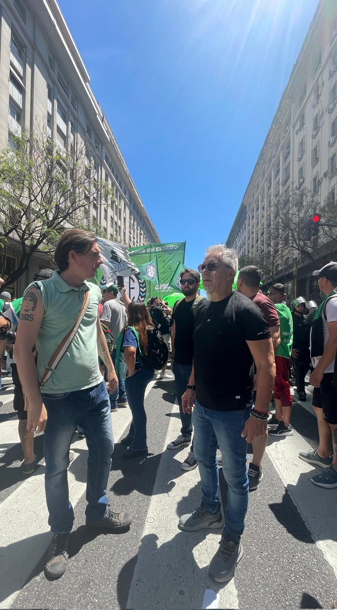 JoaquinMassaOk's tweet photo. Hoy más de 10 mil trabajadorxs de @ateprensa le volvimos a demostrar a @JMilei que con lxs trabajadorxs no se jode.

Unidad, organización y Lucha frente a un gobierno que solo trajo hambre, desocupación y represión al pueblo Argentino.

Gran Paro Nacional de ATE. https://t.co/CYMe1SutgY