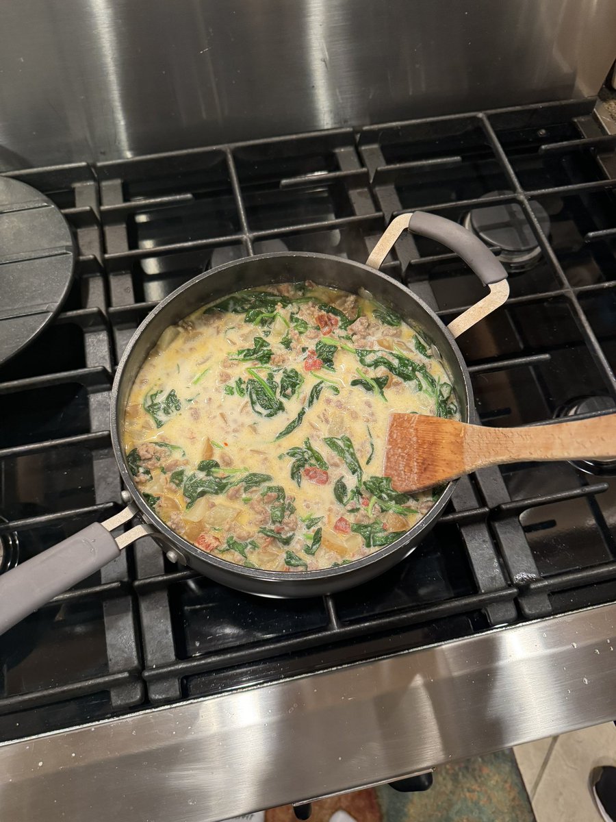 When I had my first call with <a href="/Coach_KPaulson/">Kristi Paulson - EIU Softball</a> and <a href="/coachDp16/">Dan Paulson</a> they challenged me to learn how to cook 3 meals before I get to EIU. Zuppa Toscana Soup ✅👩‍🍳