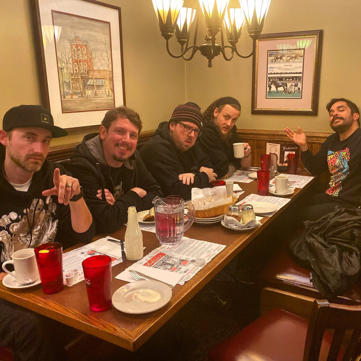 theyetee's tweet image. I own this photo now.