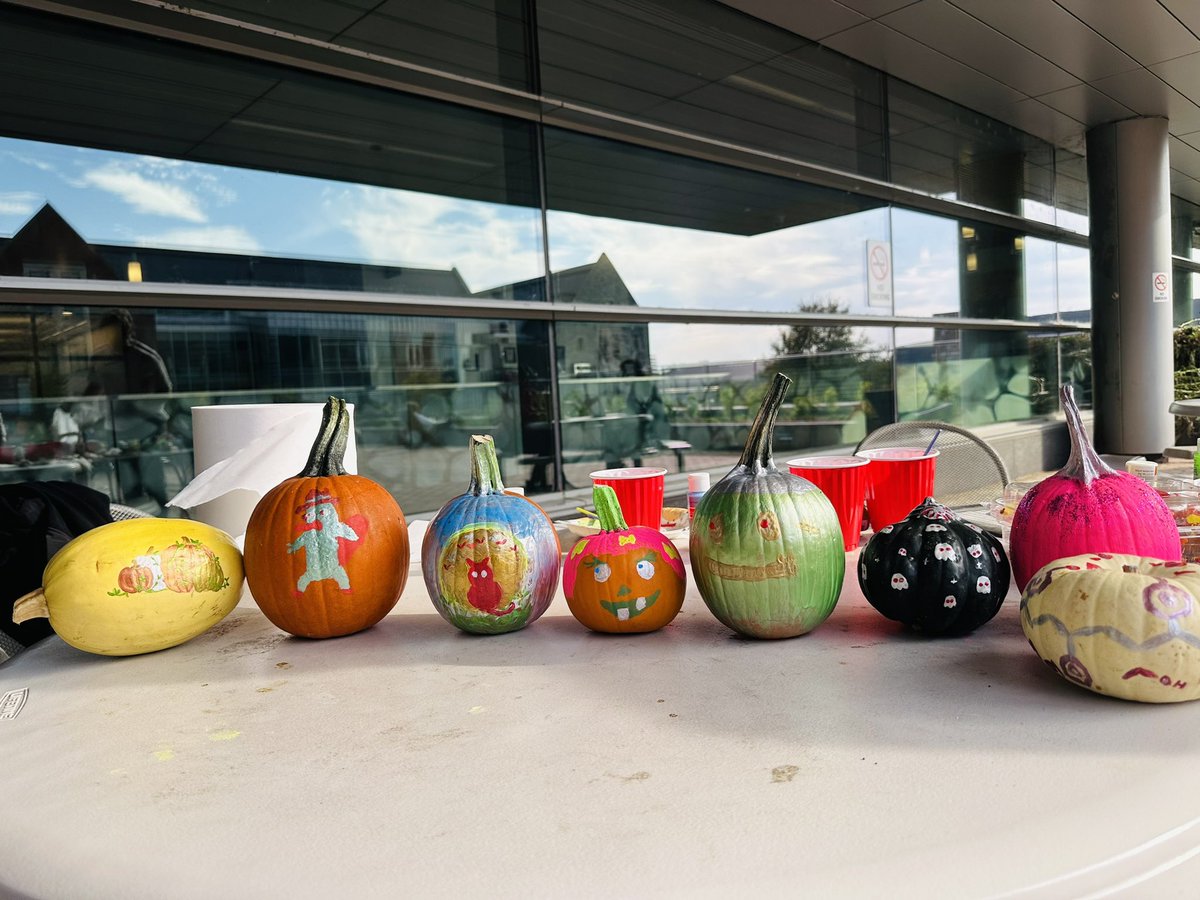 Bindu_chem's tweet image. Pumpkin painting is going to be my favorite FALL lab activity! #BraselmannLab 🥼🎃👻

@EBraselmann 
 @GUChemistry