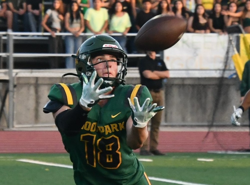 Congrats to Moorpark's Cooper Cronquist for winning the High School Football Player of the Week poll for Week 8 with 39.46% of the vote. Pacifica's Taylor Lee was a close 2nd (36.18%). Rio Mesa's Noah Ramos was third (7.54%). Week 9 poll drops today.
<a href="/MoorparkFB/">Moorpark High Football</a> <a href="/coopcronquist/">Cooper Cronquist</a>