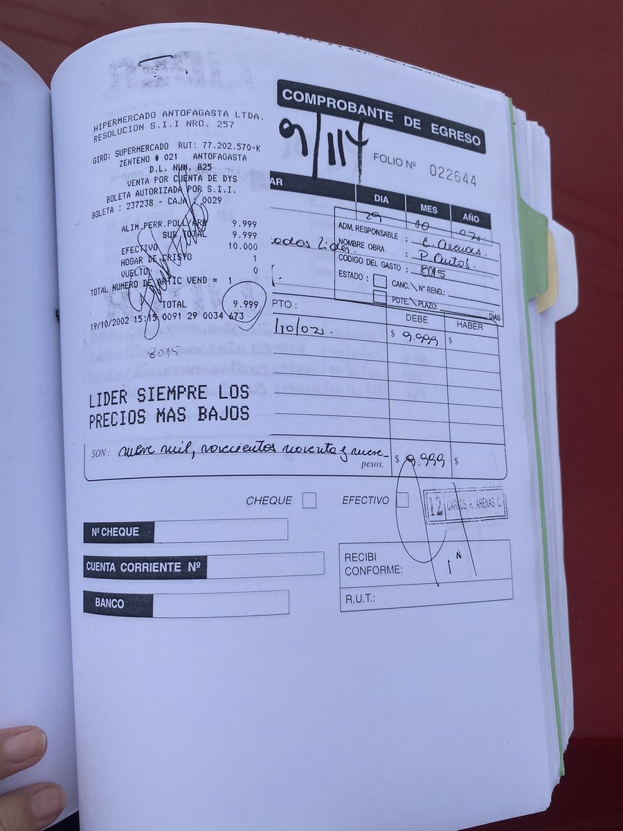 dantx_live's tweet photo. Miles de fardos con facturas de la empresa Bonilla y cia limitada sector Coviefi #colihue #Antofagasta https://t.co/uVYqHbnJ9d
