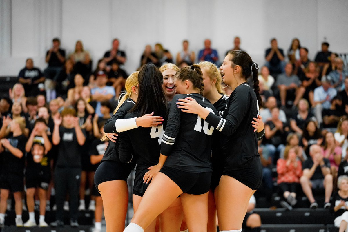 blathletics's tweet photo. Last match under the ๐ซ๐ช๐ท๐ท๐ฎ๐ป๐ผ!
#GoFriars // #FriarVB https://t.co/SKeAY36R8r