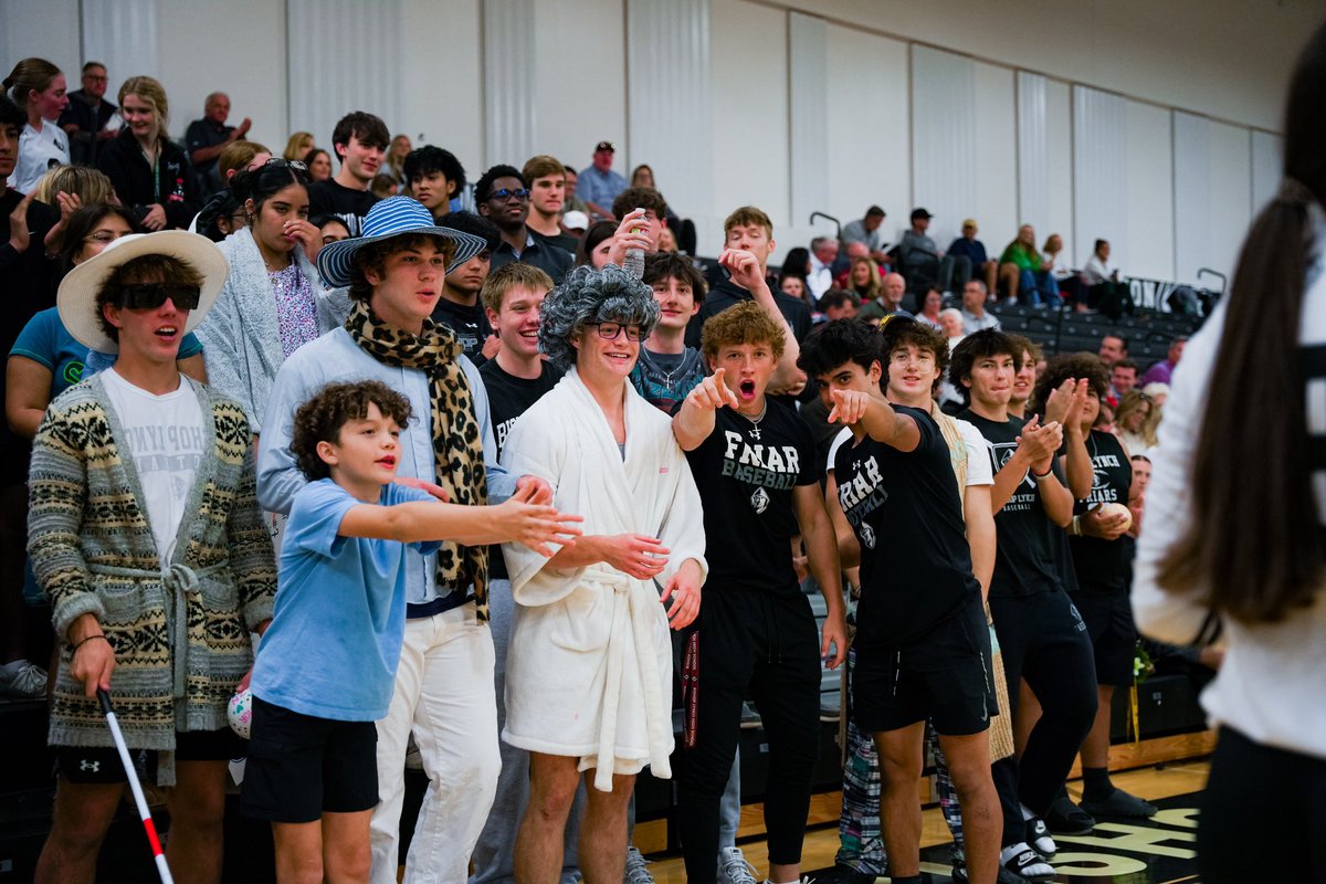 blathletics's tweet photo. Last match under the ๐ซ๐ช๐ท๐ท๐ฎ๐ป๐ผ!
#GoFriars // #FriarVB https://t.co/SKeAY36R8r