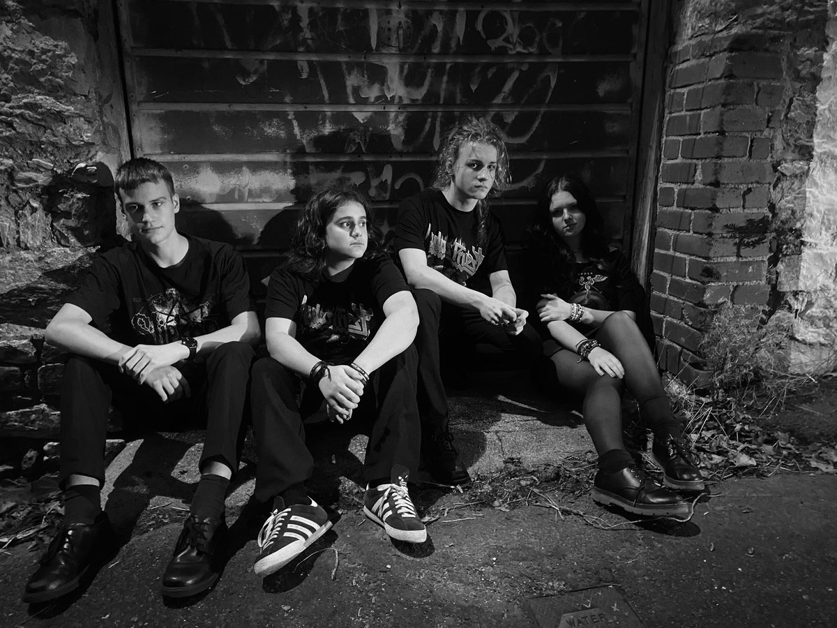 Draculin30's tweet photo. Time is ticking, get tickets to our show at the @Theatrepaignton, Palce Theatre, Paignton this Sunday!!!! Tickets:  https://t.co/fw24mQwIvb 🦇🦇

#rock #metal #music #share #draculin #hellyeah https://t.co/MG5z9B8nuc