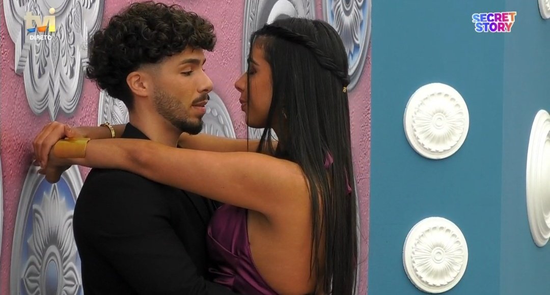 winnietheicon's tweet photo. vai-te foder Gonçalo
as minhas expectativas para os gajos eram tão mas tão baixas e tu vieste estragar tudo ao ser o melhor namorado do mundo e a fazer-me querer algo igual sabendo que a matéria prima que temos à disposição é só basicos #sstvi https://t.co/z9hMTd1zHT